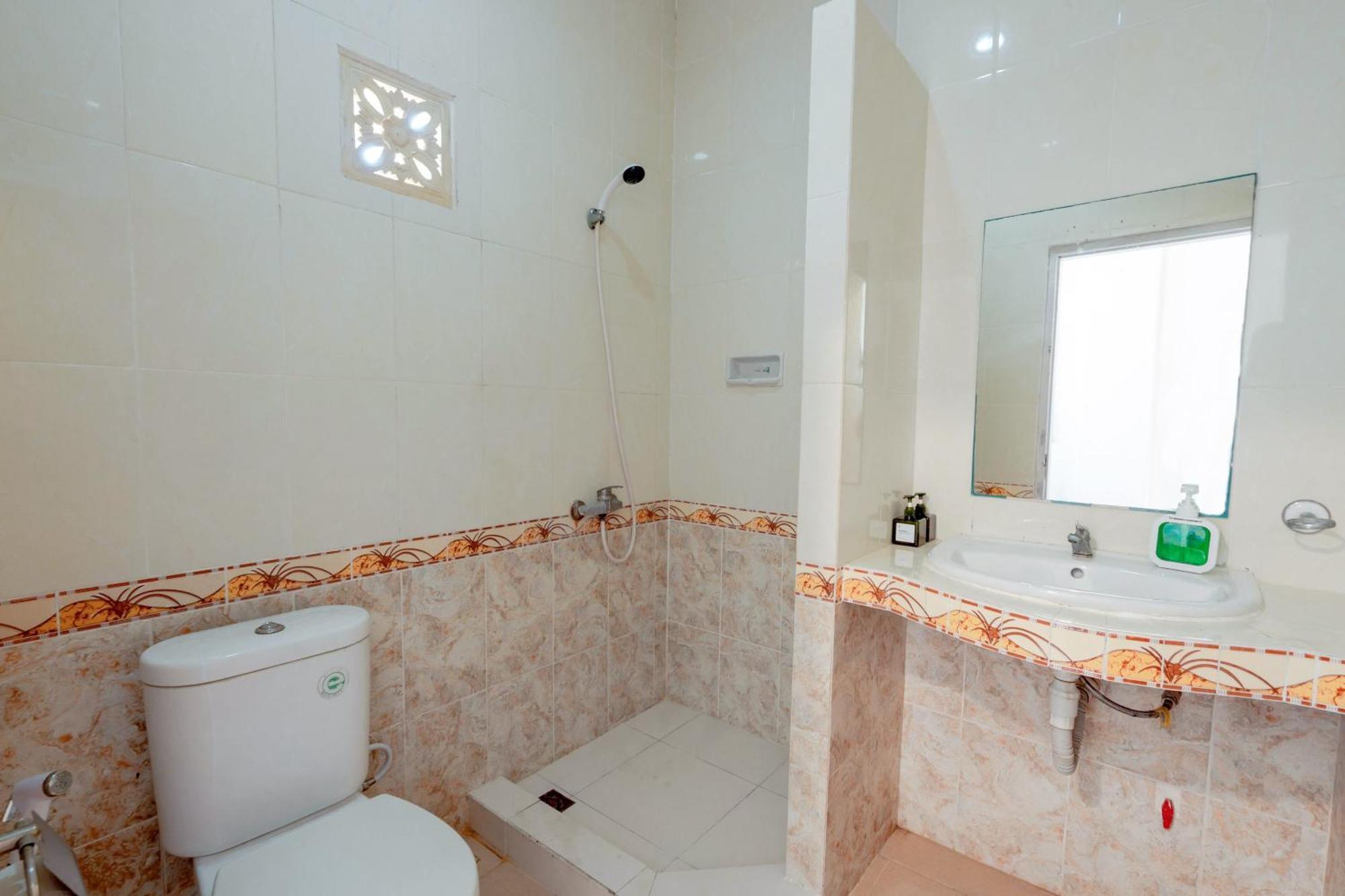 Urbanview Hotel Rasa Sayang Inn Tanjung Benoa Bali Kuta Selatan Exteriör bild